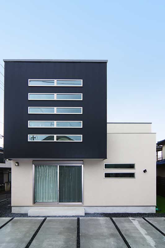 中庭でつながる三世代住宅 川越市 埼玉県の注文住宅 デザイナーズハウスの設計は一級建築士事務所ビー エル ビルド 川越市 さいたま市